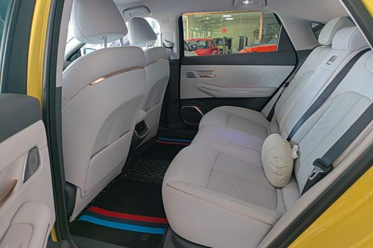 Used Baojun Enjoy 2025 Plug-in Hybrid 140km Luxury Edition Left Rear Seat