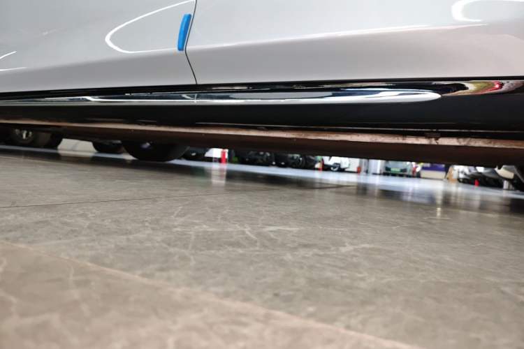 Used Baojun Enjoy 2025 All-Electric 600km Standard Version Left Side Sill