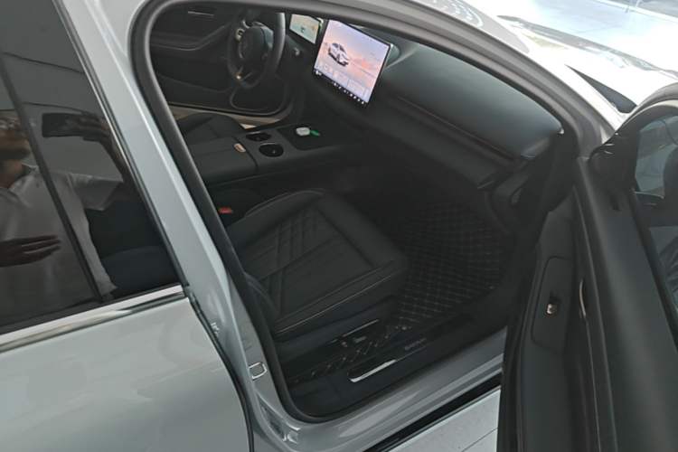 Used Baojun Enjoy 2025 Plug-in Hybrid 140km Luxury Edition Right Front Seat