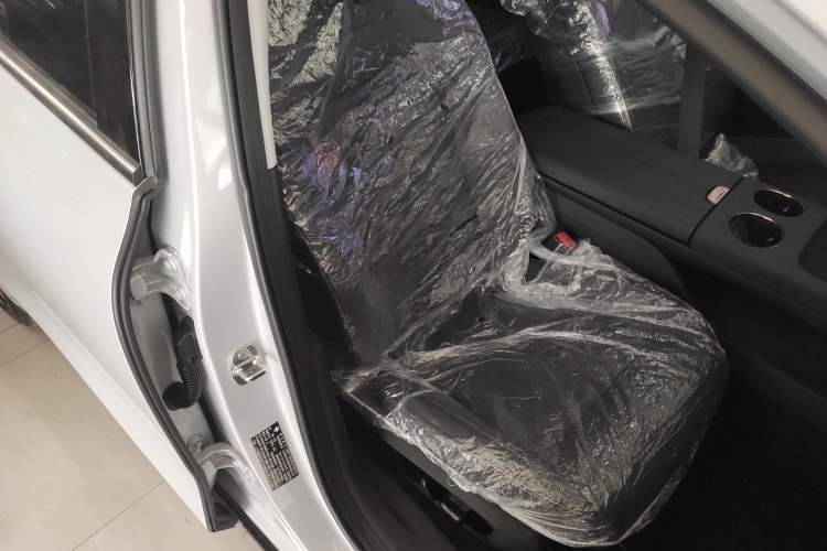 Used Baojun Enjoy 2025 Plug-in Hybrid 140km Luxury Edition Right Front Seat