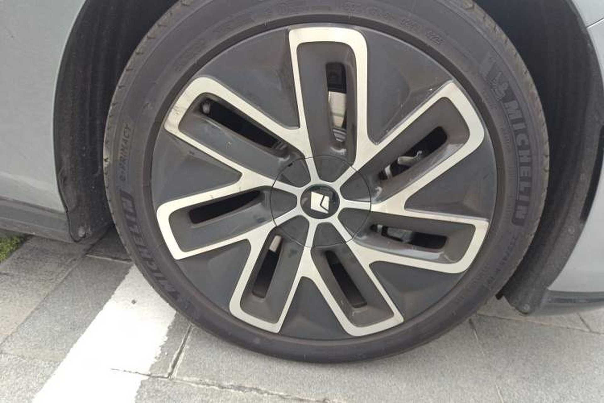 Used Baojun Enjoy 2025 All-Electric 600km Luxury Edition Right Front Wheel Hub