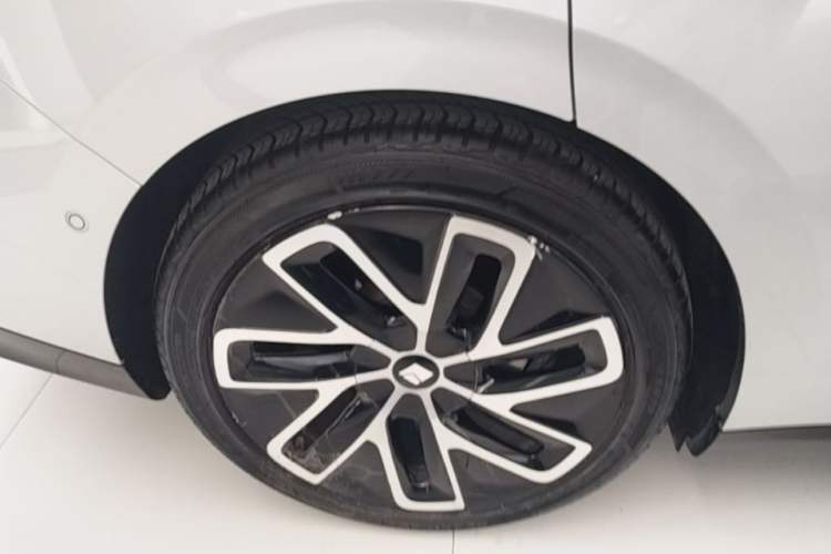 Used Baojun Enjoy 2025 All-Electric 600km Luxury Edition Right Rear Wheel Hub