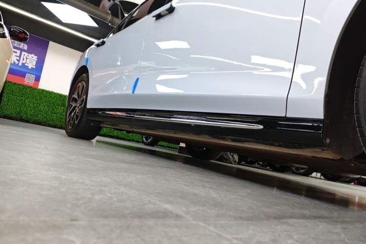 Used Baojun Enjoy 2025 All-Electric 600km Standard Version Right Side Sill