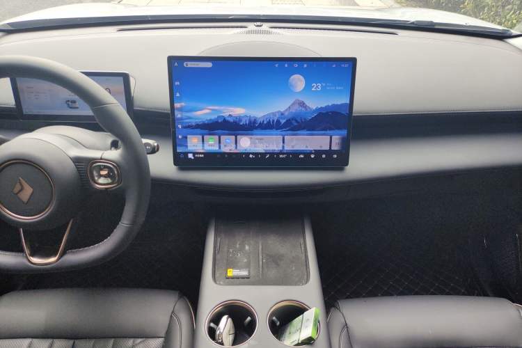 Used Baojun Enjoy 2025 All-Electric 600km Luxury Edition Audio And AC Panel