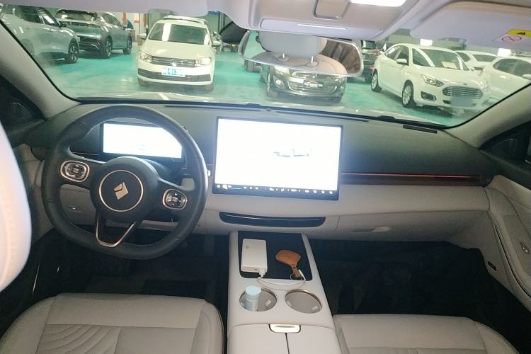 Used Baojun Enjoy 2025 Plug-in Hybrid 140km Luxury Edition Center Console