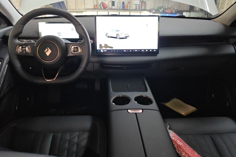 Used Baojun Enjoy 2025 Plug-in Hybrid 140km Standard Version Center Console