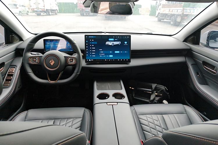 Used Baojun Enjoy 2025 Plug-in Hybrid 140km Luxury Edition Center Console