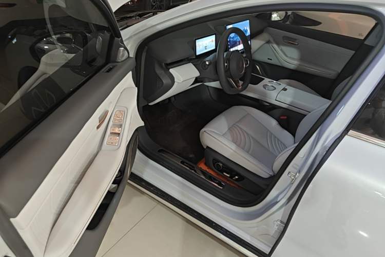 Used Baojun Enjoy 2025 All-Electric 600km Luxury Edition Driver Seat