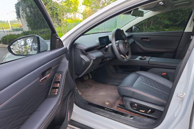 Used Baojun Enjoy 2025 Plug-in Hybrid 140km Luxury Edition Driver Seat