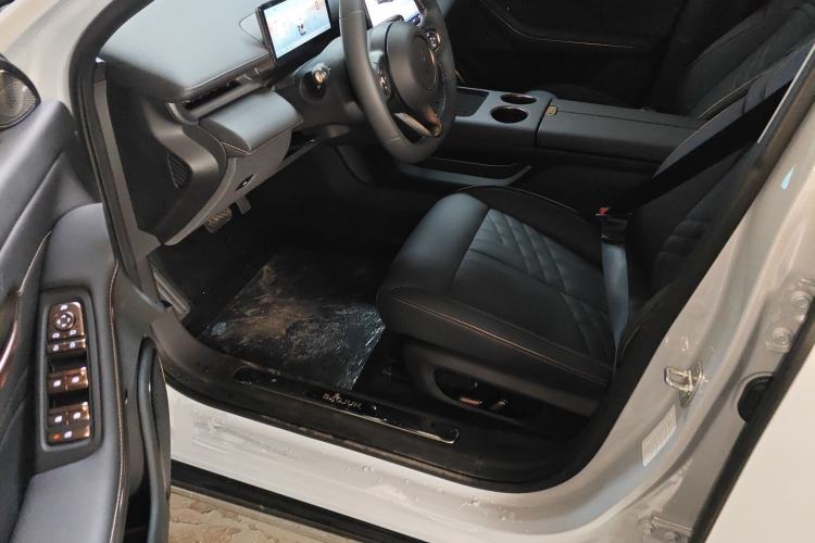 Used Baojun Enjoy 2025 Plug-in Hybrid 140km Standard Version Driver Seat