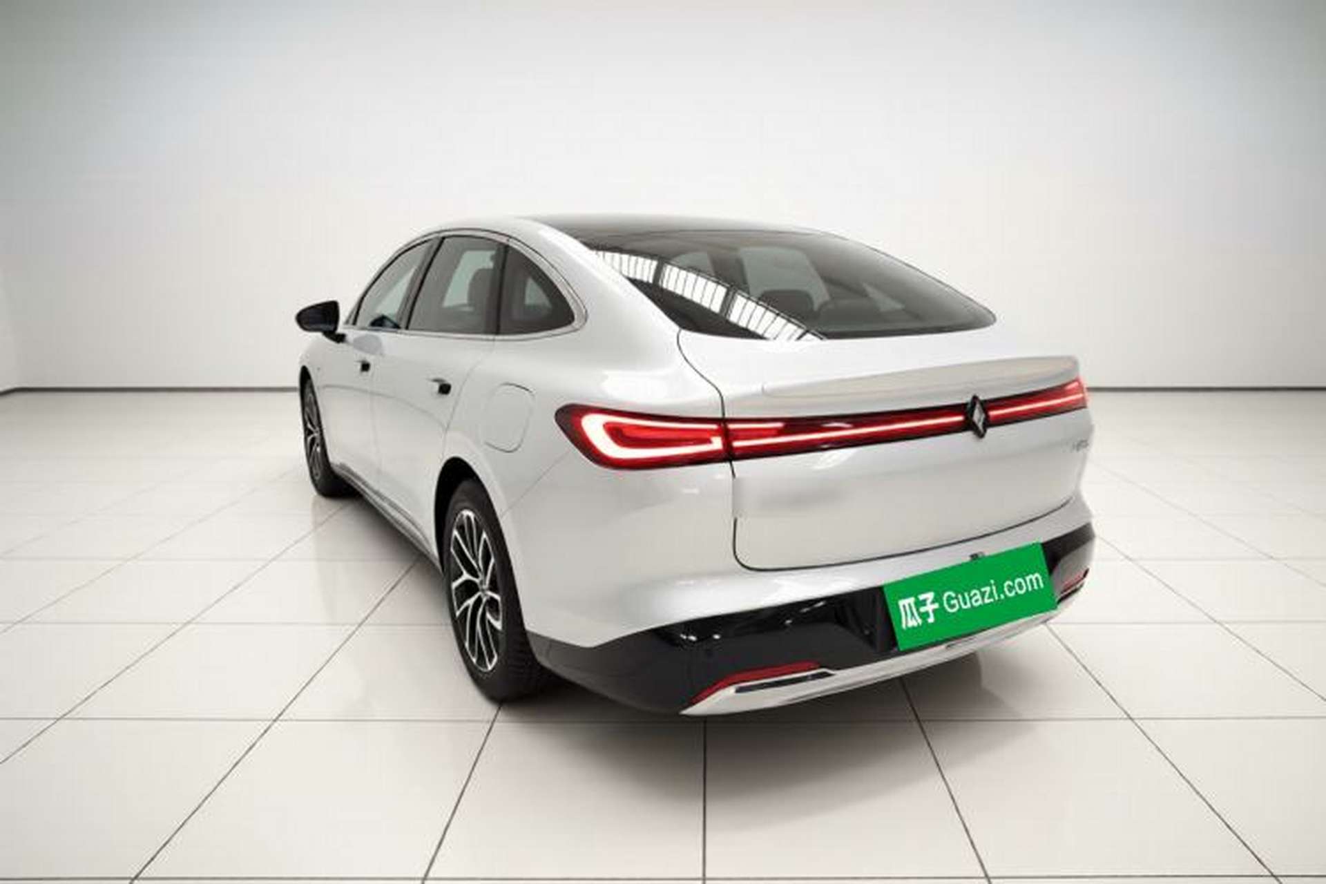 Used Baojun Enjoy 2025 Plug-in Hybrid 140km Standard Version Exterior 2