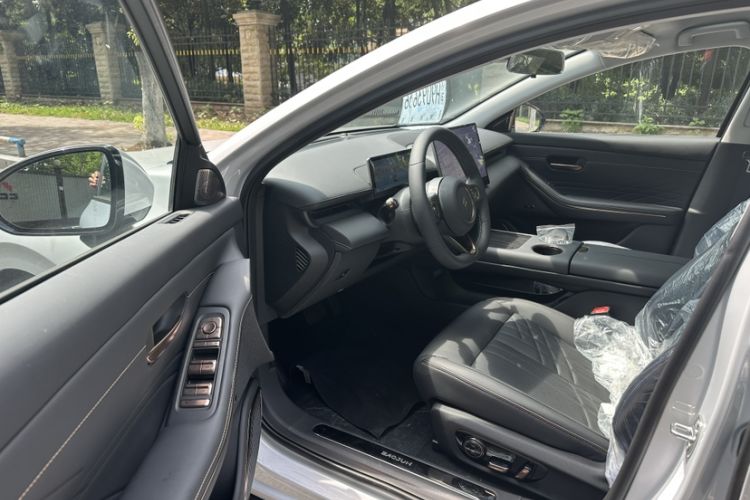 Used Baojun Enjoy 2025 Plug-in Hybrid 140km Luxury Edition Exterior 3