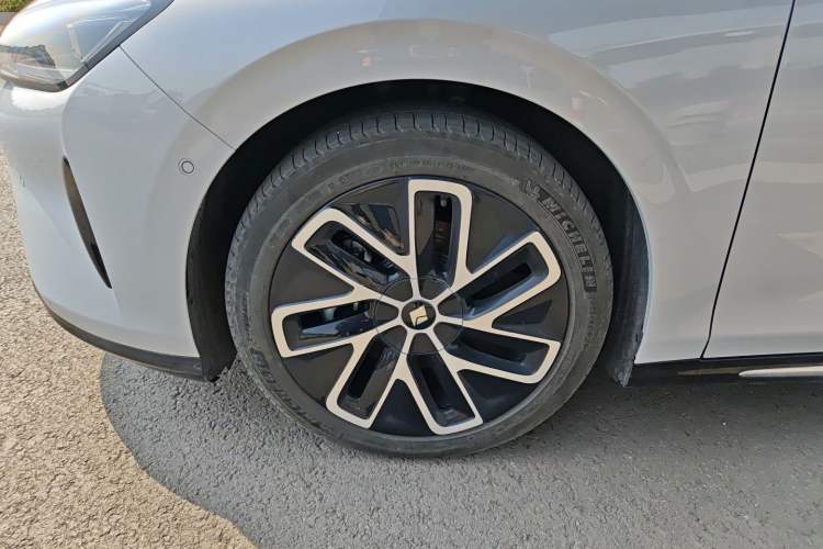 Used Baojun Enjoy 2025 Plug-in Hybrid 140km Luxury Edition Exterior 4