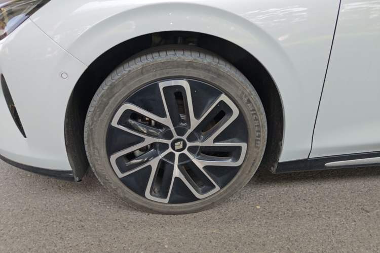 Used Baojun Enjoy 2025 Plug-in Hybrid 140km Luxury Edition Exterior 4