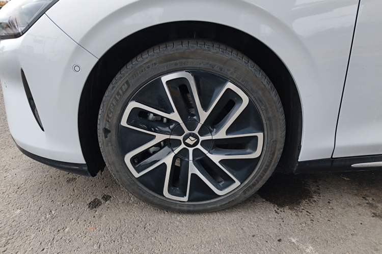Used Baojun Enjoy 2025 Plug-in Hybrid 140km Luxury Edition Exterior 4