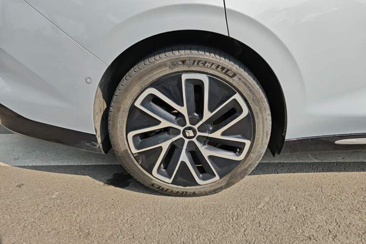 Used Baojun Enjoy 2025 Plug-in Hybrid 140km Luxury Edition Exterior 5
