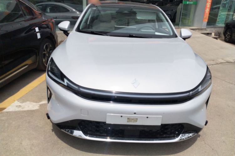 Used Baojun Enjoy 2025 Plug-in Hybrid 140km Standard Version Front