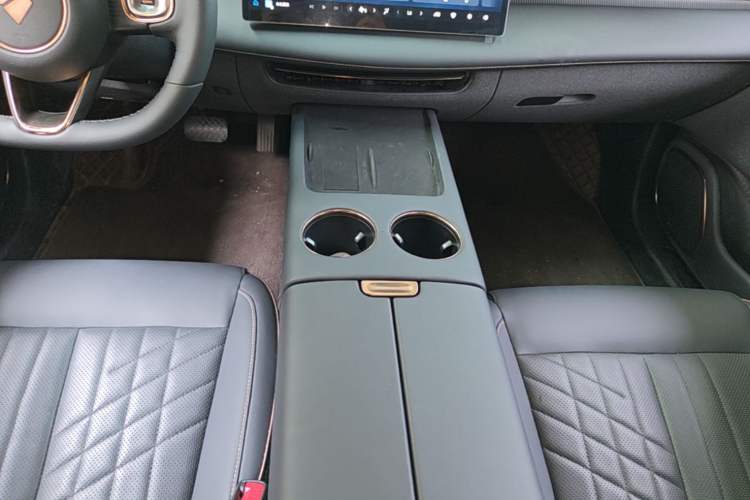Used Baojun Enjoy 2025 Plug-in Hybrid 140km Luxury Edition Gear Lever