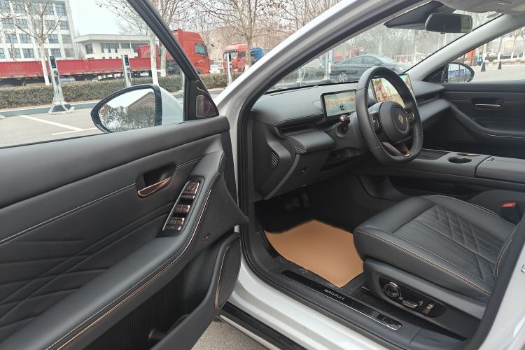 Used Baojun Enjoy 2025 Plug-in Hybrid 140km Luxury Edition Interior 1