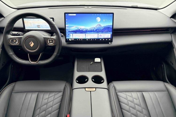 Used Baojun Enjoy 2025 Plug-in Hybrid 140km Luxury Edition Interior 1