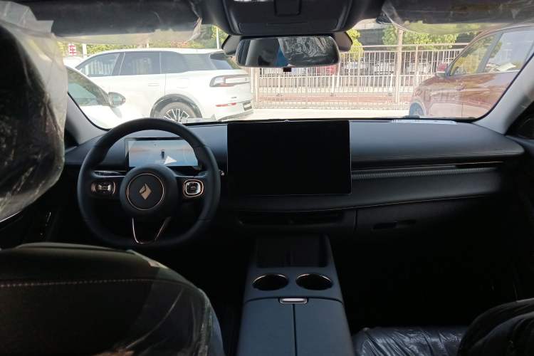 Used Baojun Enjoy 2025 Plug-in Hybrid 140km Luxury Edition Interior 2