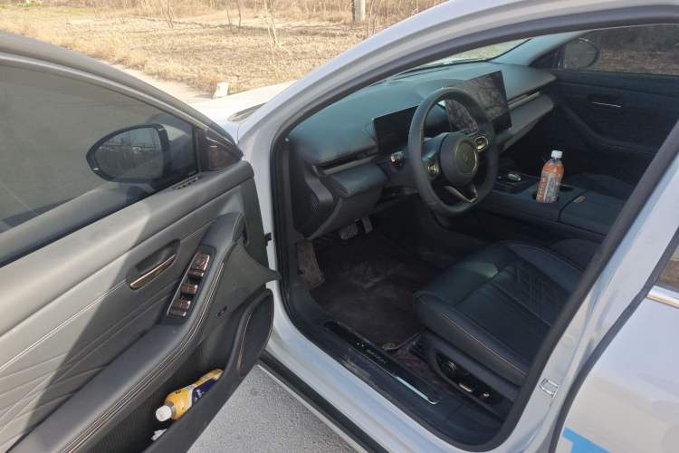 Used Baojun Enjoy 2025 All-Electric 600km Luxury Edition Interior 3