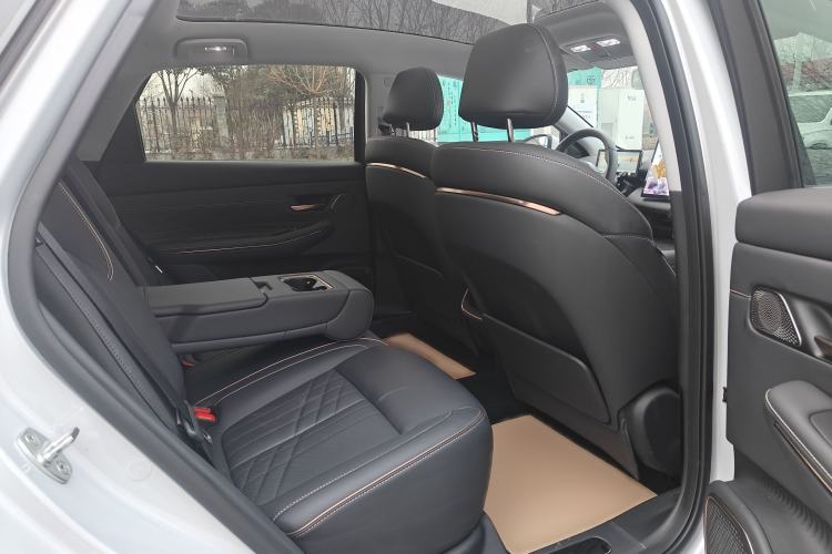 Used Baojun Enjoy 2025 Plug-in Hybrid 140km Luxury Edition Interior 6