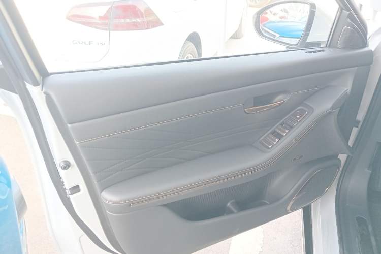 Used Baojun Enjoy 2025 Plug-in Hybrid 140km Luxury Edition Interior 7