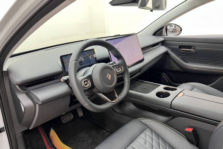 Used Baojun Enjoy 2025 All-Electric 600km Luxury Edition Interior 9