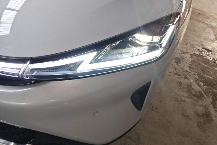 Used Baojun Enjoy 2025 Plug-in Hybrid 140km Standard Version Left Front Headlight