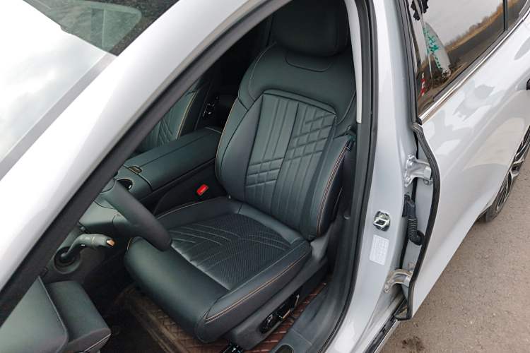 Used Baojun Enjoy 2025 Plug-in Hybrid 140km Luxury Edition Left Front Seat
