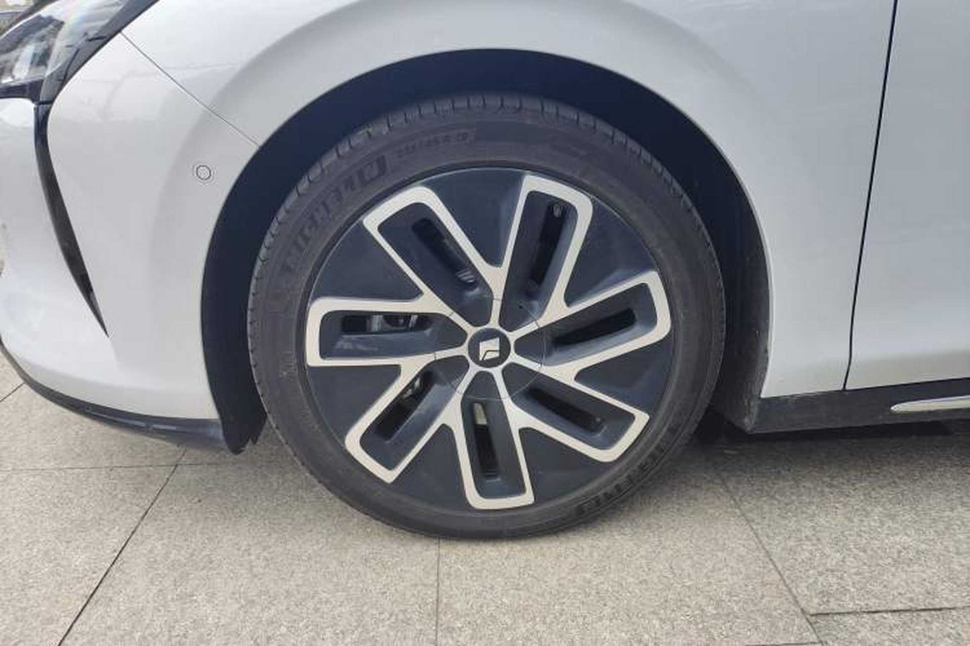 Used Baojun Enjoy 2025 All-Electric 600km Luxury Edition Left Front Wheel Hub