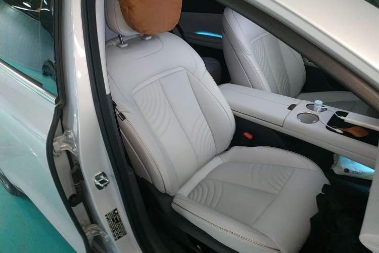 Used Baojun Enjoy 2025 Plug-in Hybrid 140km Luxury Edition Right Front Seat
