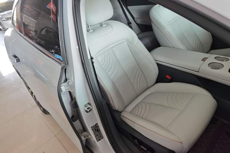 Used Baojun Enjoy 2025 Plug-in Hybrid 140km Luxury Edition Right Front Seat