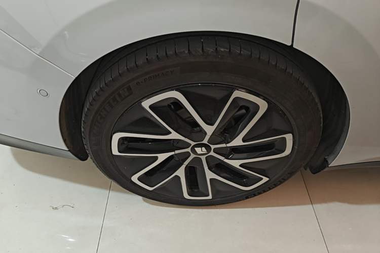 Used Baojun Enjoy 2025 All-Electric 600km Luxury Edition Right Rear Wheel Hub