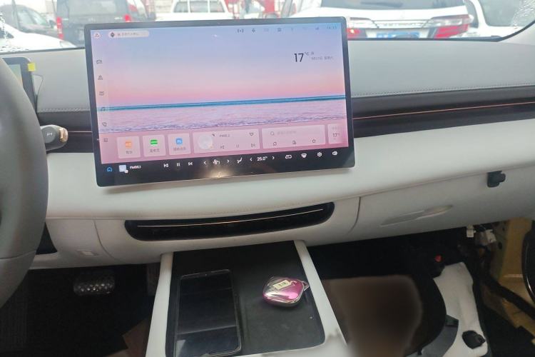 Used Baojun Enjoy 2025 Plug-in Hybrid 140km Luxury Edition Audio And AC Panel