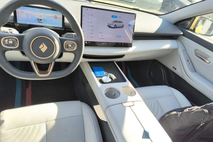 Used Baojun Enjoy 2025 Plug-in Hybrid 140km Luxury Edition Audio And AC Panel