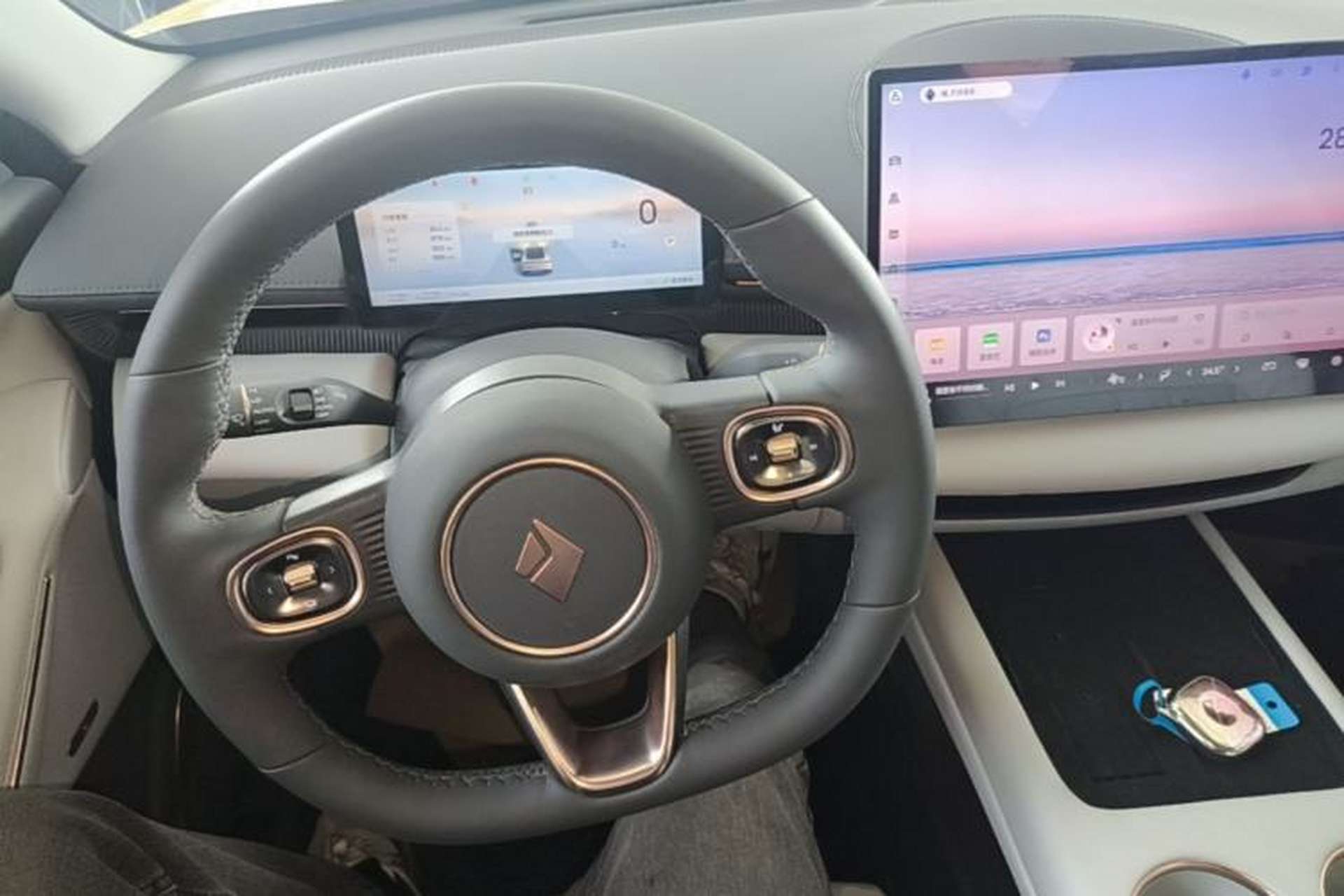 Used Baojun Enjoy 2025 Plug-in Hybrid 140km Luxury Edition Center Console