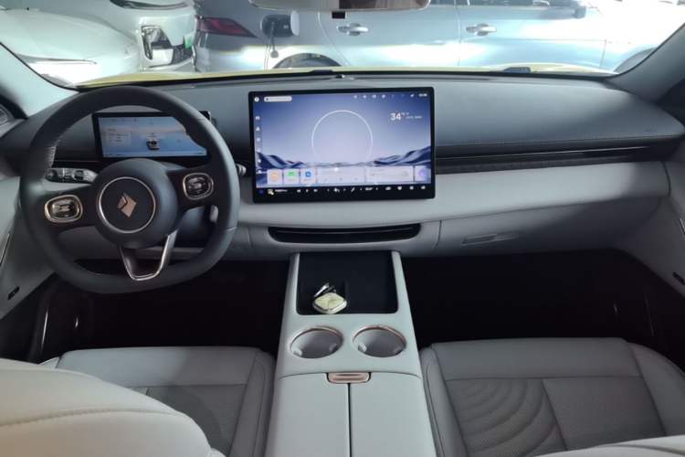 Used Baojun Enjoy 2025 All-Electric 600km Luxury Edition Center Console