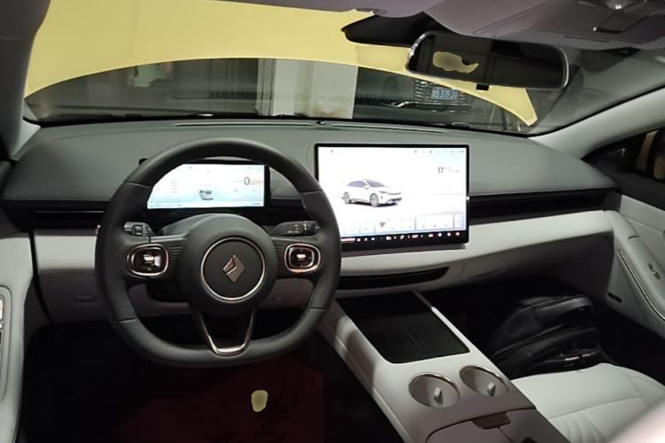 Used Baojun Enjoy 2025 Plug-in Hybrid 140km Luxury Edition Center Console