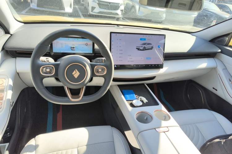Used Baojun Enjoy 2025 Plug-in Hybrid 140km Luxury Edition Center Console