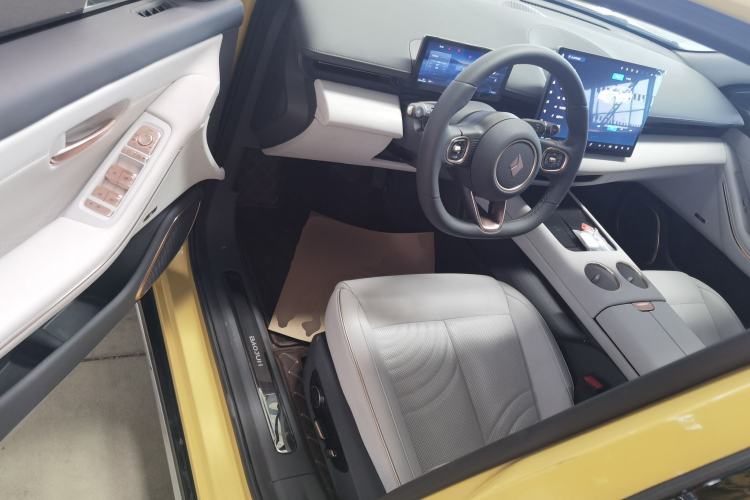Used Baojun Enjoy 2025 All-Electric 600km Luxury Edition Driver Seat