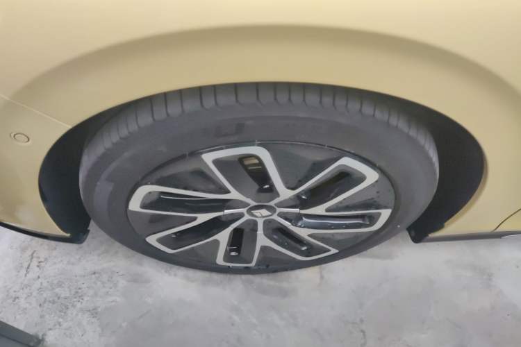 Used Baojun Enjoy 2025 Plug-in Hybrid 140km Luxury Edition Exterior 3