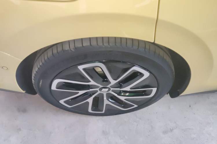 Used Baojun Enjoy 2025 Plug-in Hybrid 140km Luxury Edition Exterior 4