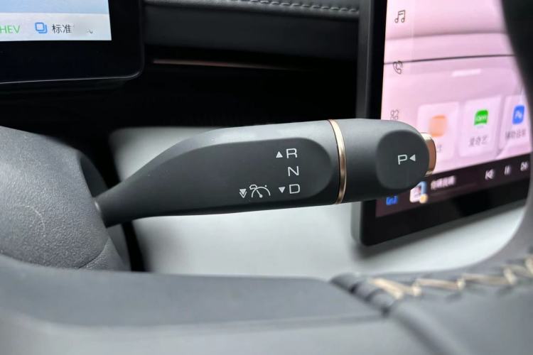 Used Baojun Enjoy 2025 Plug-in Hybrid 140km Luxury Edition Gear Lever