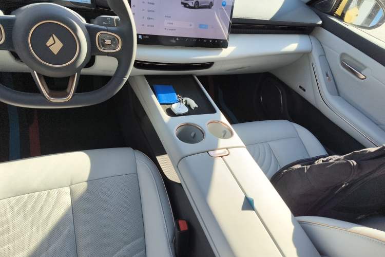 Used Baojun Enjoy 2025 Plug-in Hybrid 140km Luxury Edition Gear Lever