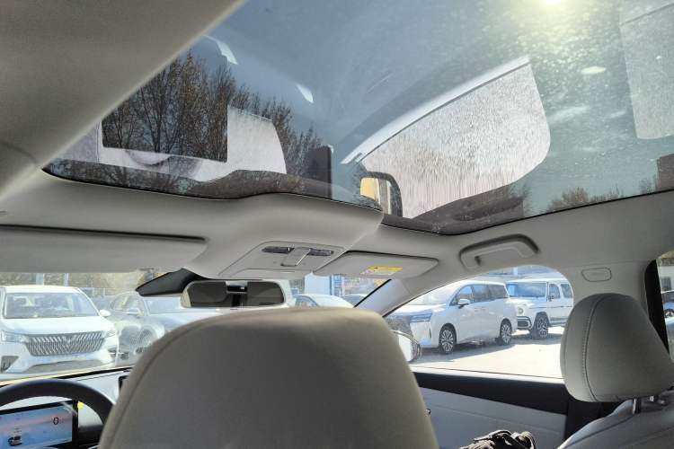 Used Baojun Enjoy 2025 Plug-in Hybrid 140km Luxury Edition Headliner