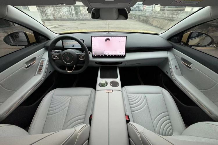 Used Baojun Enjoy 2025 Plug-in Hybrid 140km Luxury Edition Interior 1