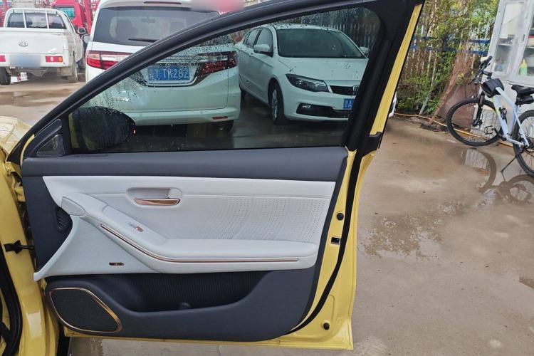 Used Baojun Enjoy 2025 Plug-in Hybrid 140km Luxury Edition Interior 5
