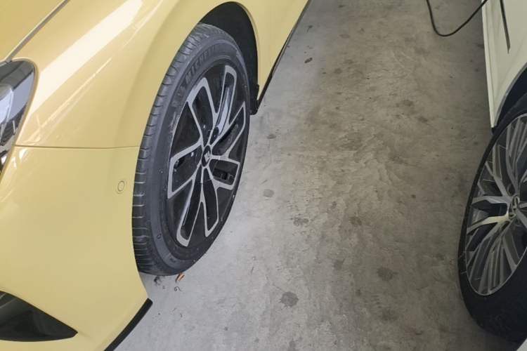 Used Baojun Enjoy 2025 Plug-in Hybrid 140km Luxury Edition Left Front Wheel Hub